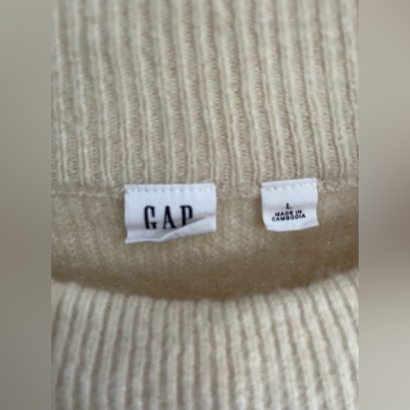 Sweater - Picture 3 of 3